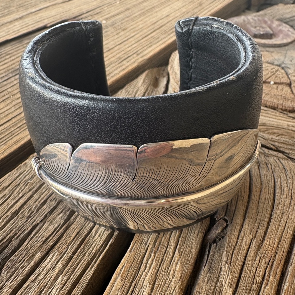 Sterling Silver Feather Black Leather Cuff Native American Bracelet - Picture 4 of 13